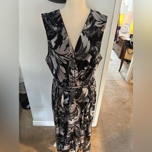 Black and White Sleeveless Dress